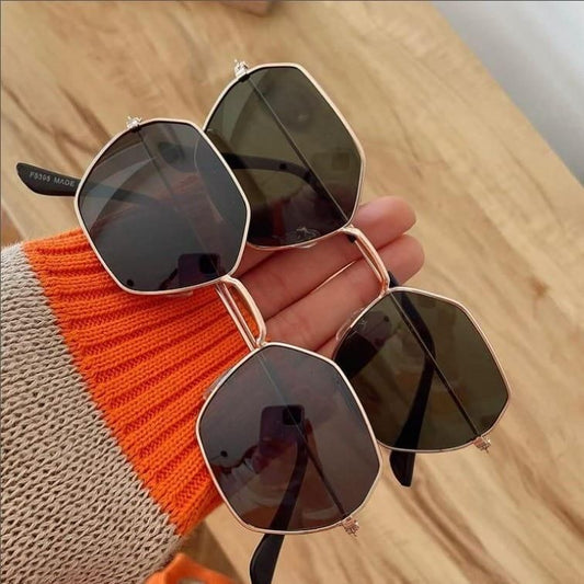 Suga Octagon Round Black Sunglass